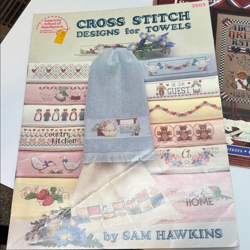 CROSS STITCH BOOKLETS AND MAGAZINES - Picture 9 of 10